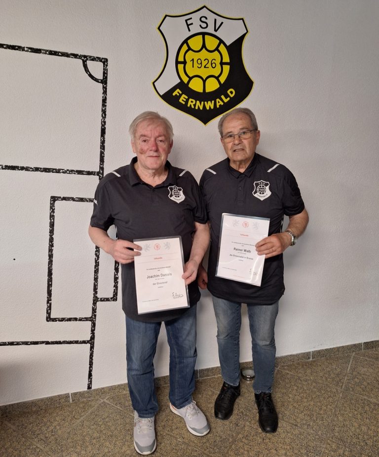 Joachim Daniels und Reiner Walb wurden am 06.04.2024 beim Kreisfußballtag in Biebertal folgende Ehrungen für Ihre jahrelange Tätigkeit im FSV verliehen.